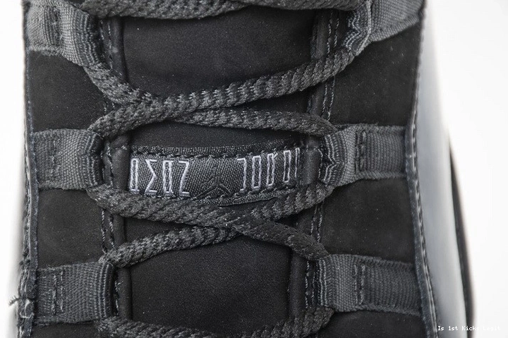 Jordan 378037-005 Air Retro Gown and 11 Cap 1118